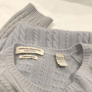 **PRISTINE**Valerie Stevens SOFT BLUE Cable Knit Sweater